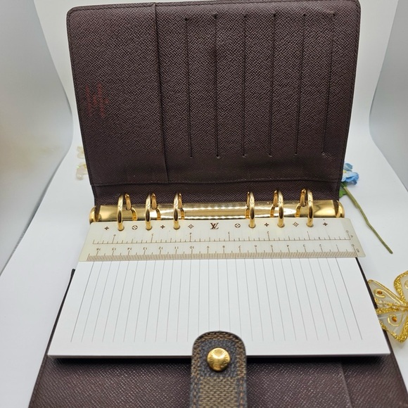 Louie Vuitton Authentic Preloved LV Agenda with paper filler with date code - Picture 7 of 7